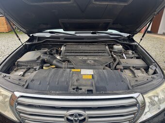 Toyota Land cruiser 200 - 10