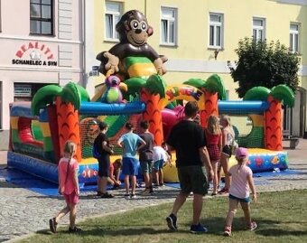 Prodám skákací hrad - 10
