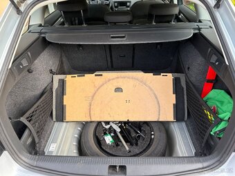 ŠKODA Octavia Combi 1.6 TDI / 77 kW Elegance (2015) - 10