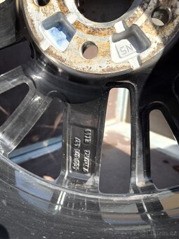 Orig.VW disky 17" Borbet s pneu Pirelli 225/45/17 DOT 1223 - 10