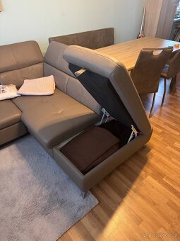 Kožená sedačka, kuchyňský stů, židle a lavice - 10