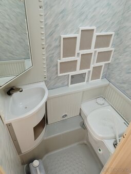 Karavan Bürstner Club 530 pro 5 osob. - 10