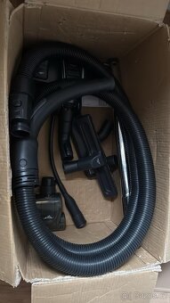 Vysavač bezsáčkový ETA - 10