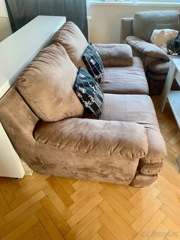 Elegantní dvoumístná sedačka z jemného mikrovlákna - 10