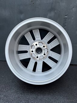Originální ALU VW Transporter/Multivan 6,5x17H2 ET60 5x120 - 10