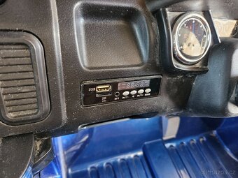 Elektické auto - minimálně používané - 10