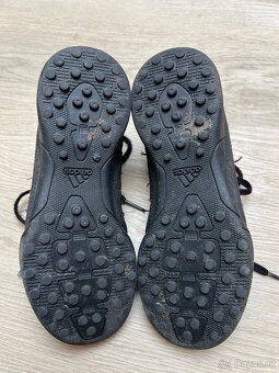 Tenisky sálovky Lotto 32, kopačky turfy Adidas 33 - 10