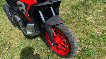 Aprilia SR GT 125 - 10