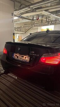 Zadní spoiler na kufr pro BMW E60 M4 Style - Černý Lesk - 10