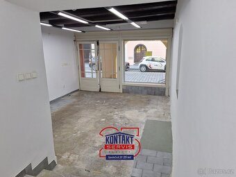 Pronájem obchodních prostor v centru Českých Budějovic - 10