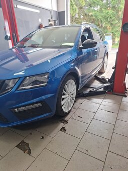 Škoda Octavia 3 RS 2.0 Tdi 135kw manuál - 10