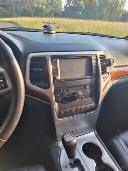 Jeep Grand Cherokee - 10