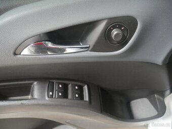 Opel Meriva 1.4T , 103 kW benzín, 2011 - 10