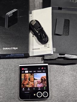 Samsung Z Flip 7 - 10