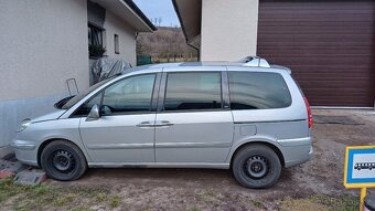 Peugeot 807 - 10
