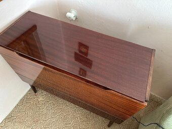 Retro starý nábytek - 10