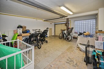 Pronájem bytu 1+kk s terasou, zahradou a možností garáže - 10