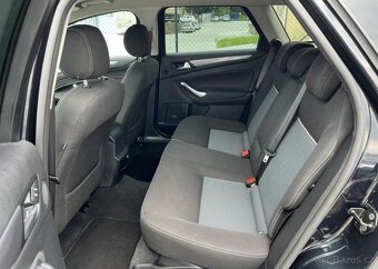 Ford Mondeo 2.0i 16v KLIMA TEMPOMAT ALU manuál 107 kw - 10