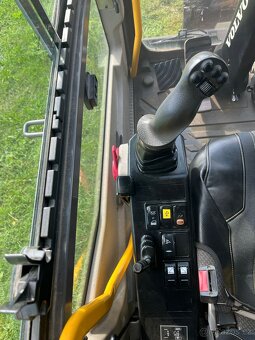 Kolové rypadlo Volvo EW160E - 10