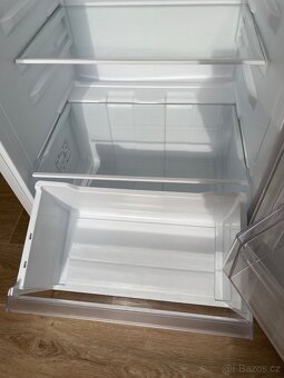 Lednice ETA (rok stará V ZÁRUCE, bez poškození) - 10