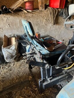 Malotraktor domácí výroby s nářadím - 10