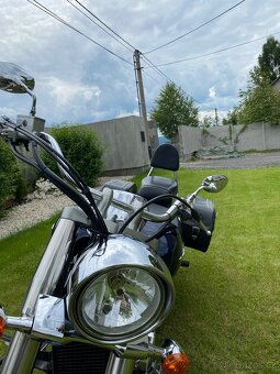 Suzuki Intruder C800VL - 10