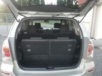 Toyota Corolla Verso 2.2 D-CAT 7 míst - 10