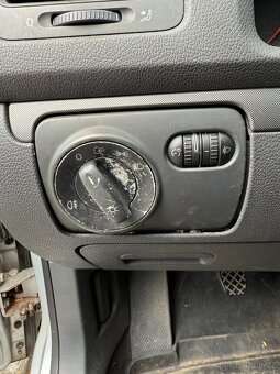 VW Golf V 2.0 TDI 103 kW - 10