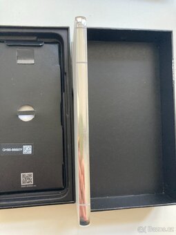 🚀 Prodej Samsung Galaxy S22 –Bílá elegance s prasklým rohem - 10