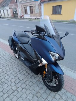 Yamaha Tmax - 10