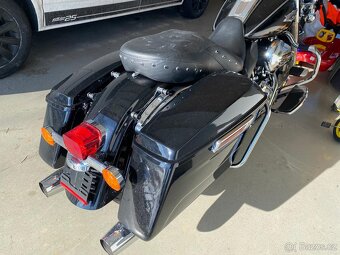 Harley-Davidson FLHRC Road King Classic - 10
