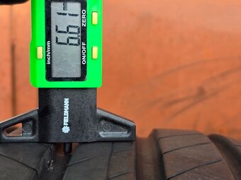Letní Bridgestone 235/50/19 - 10