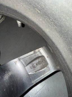 Komplety - Zimní pneumatiky Pirelli 245/45/18 včetně disku. - 10