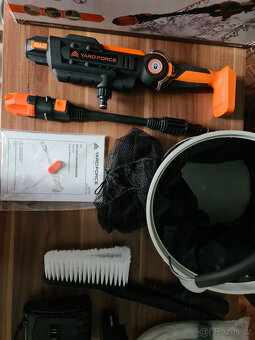 Yard Force Akumulátorový vysokotlaký čistič AquaJet - 10