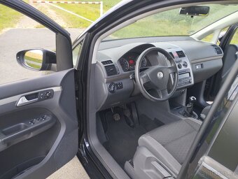 VOLKSWAGEN TOURAN 1,4 TSI NOVÁ STK,7 MÍST - 10