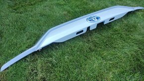 Toyota RAV4 - zadni naraznik kryt kufru spoiler - 10
