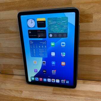 iPad Air M3 2025 128GB cellular, téměř nepoužitý, s krytem - 10
