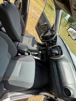 Toyota RAV4 - 10