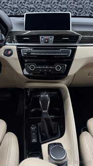 BMW X1 20i xDrive,ČR,Tažné,TOP Výbava - 10