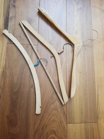 Sada klasických dřevěných ramínek - 10