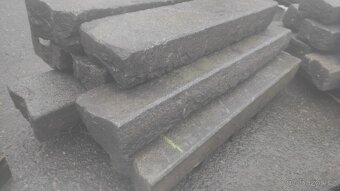 Staré kamenné obrubníky, obruby, žulové obrubníky, 200 bm - 10