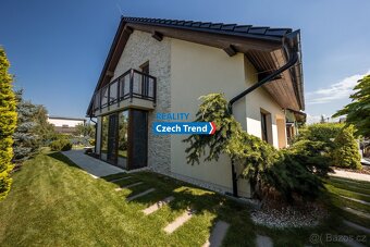 Pronájem novostavby rodinného domu, 5+kk, 180 m2 s garáží a - 10