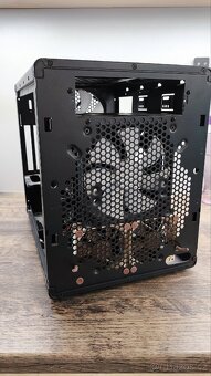 BitFenix Prodigy case PC - 10