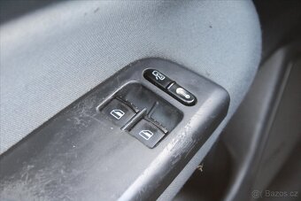 Škoda Octavia TOUR 1.6 MPI ČR (2009) - 10