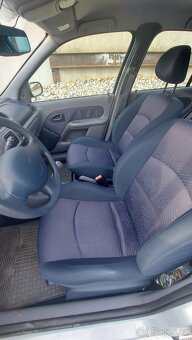Renault Clio - 10