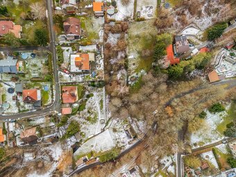 Prodej stavebního pozemku o rozloze 1644 m²v Senohrabech - 10