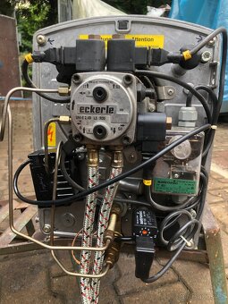 Prodám litinový kotel na olej  15-22 Kw - 10