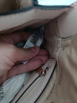 Bílá (béžová) kabelka Guess - 10