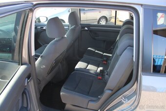 Volkswagen Touran 2.0TDI, r.v.2011 KLIMATRONIK XENONY - 10