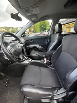 Mitsubishi Outlander 4x4 rv 2011 2.2 DI-D, Automat, 7-místný - 10